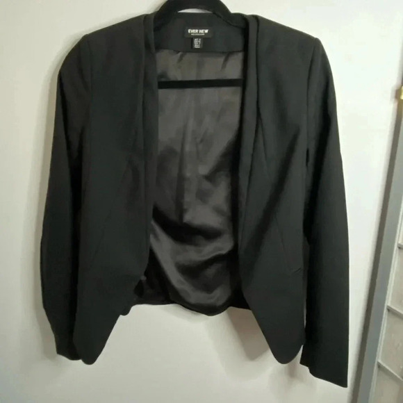 Ever New - Black Fitted Blazer - US2 - perfect for the office dress up some Jean - Picture 2 of 8